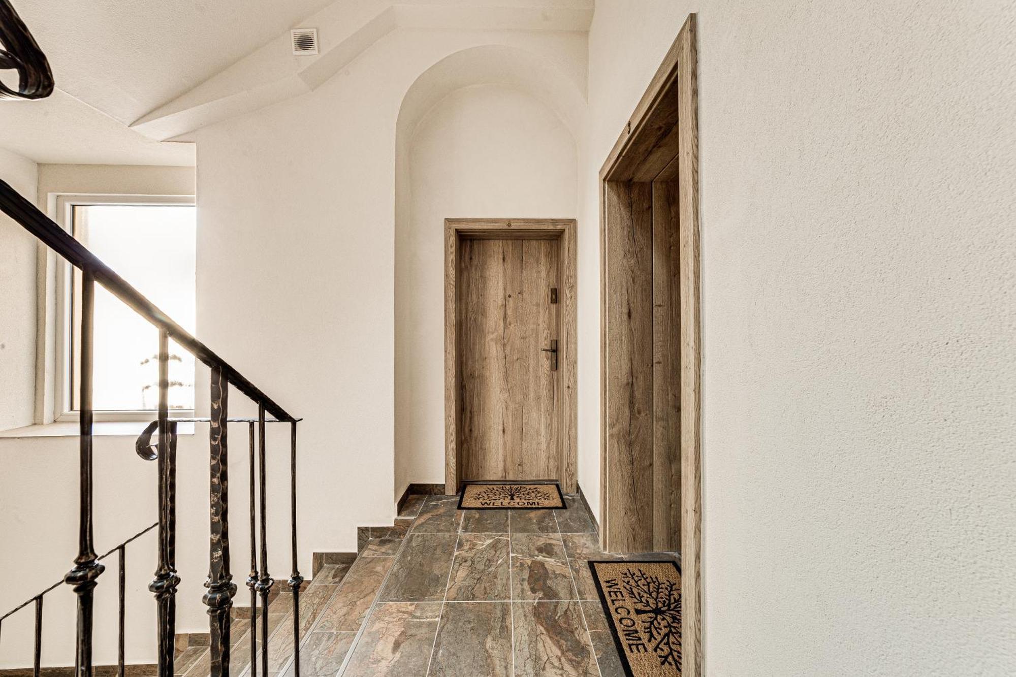 Ari Central Grand Apartments - Luxurious Stay アラド エクステリア 写真