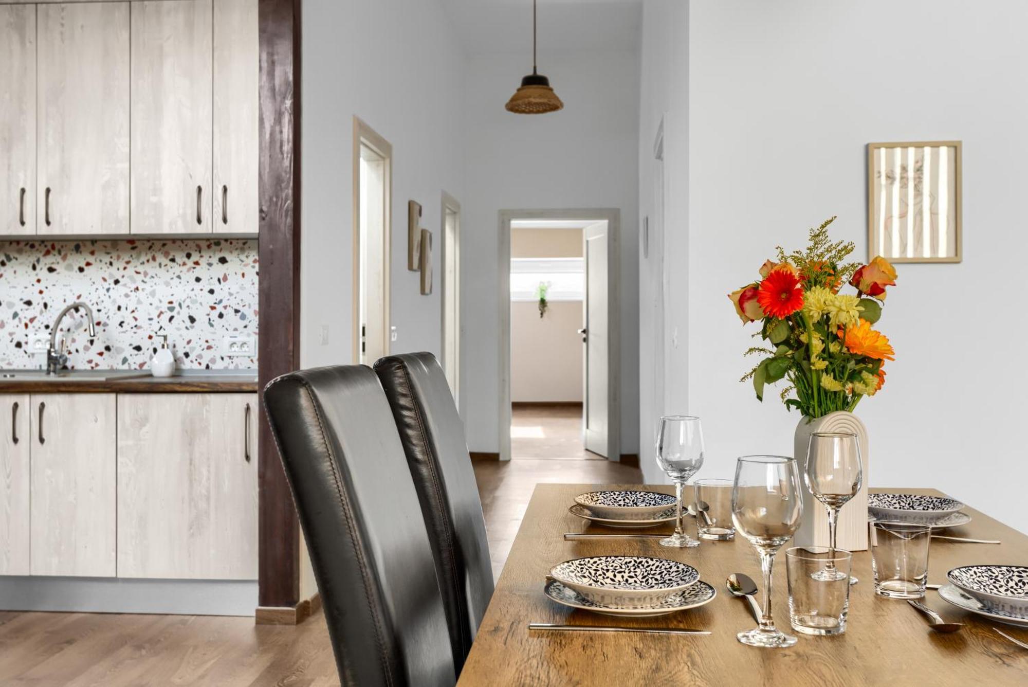 Ari Central Grand Apartments - Luxurious Stay アラド エクステリア 写真