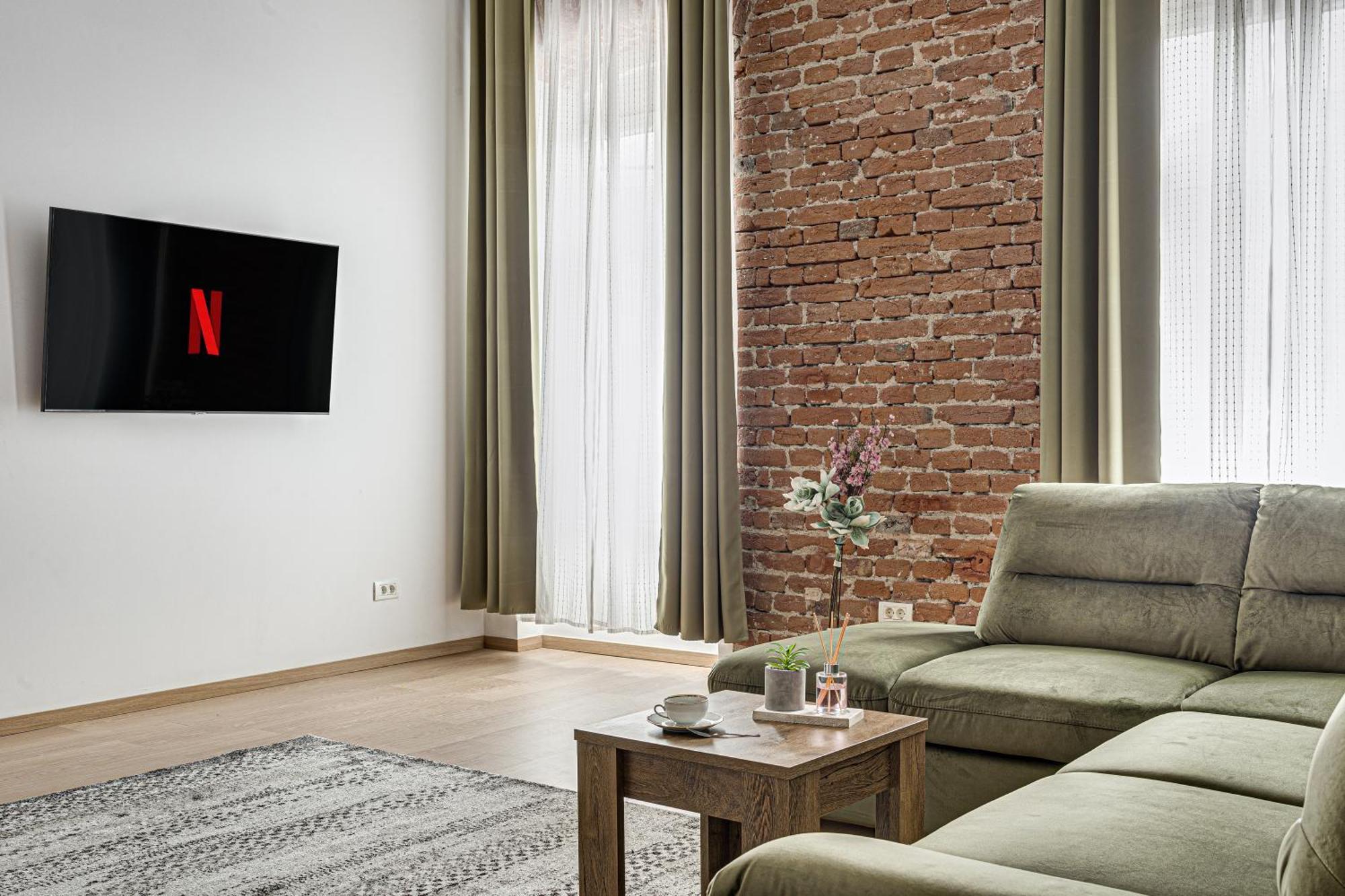 Ari Central Grand Apartments - Luxurious Stay アラド エクステリア 写真